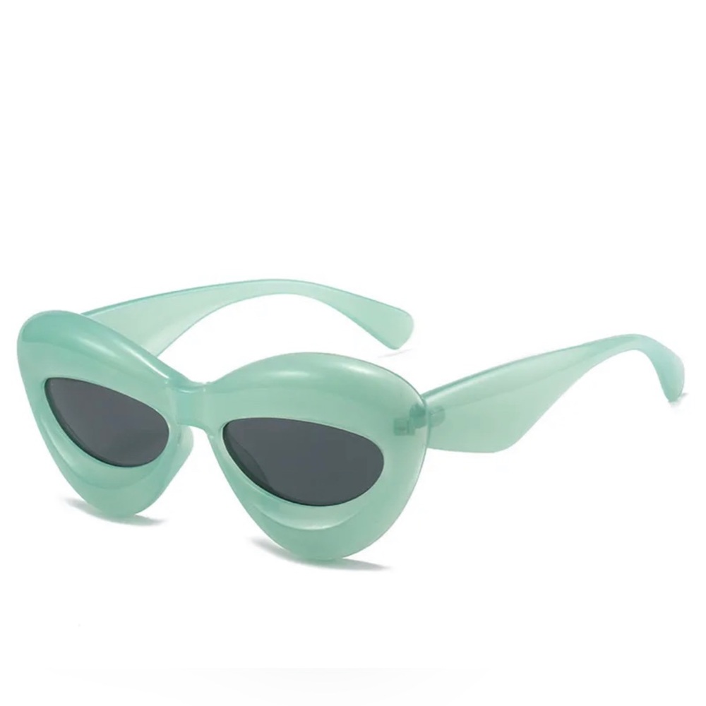 Teal  inflated cat eye sunglasses